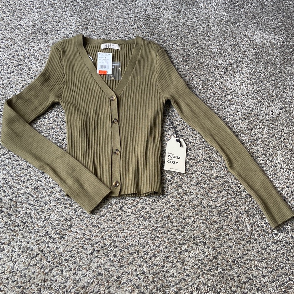 Discovery crop top sweater size s